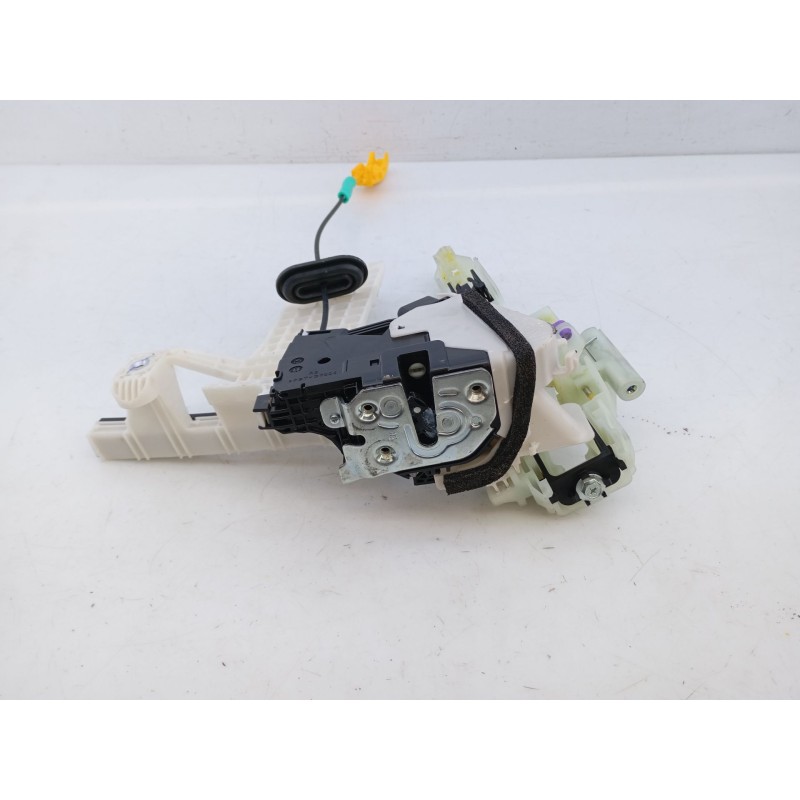 Recambio de cerradura puerta delantera derecha para hyundai kona 2 1.0 tgdi referencia OEM IAM   
