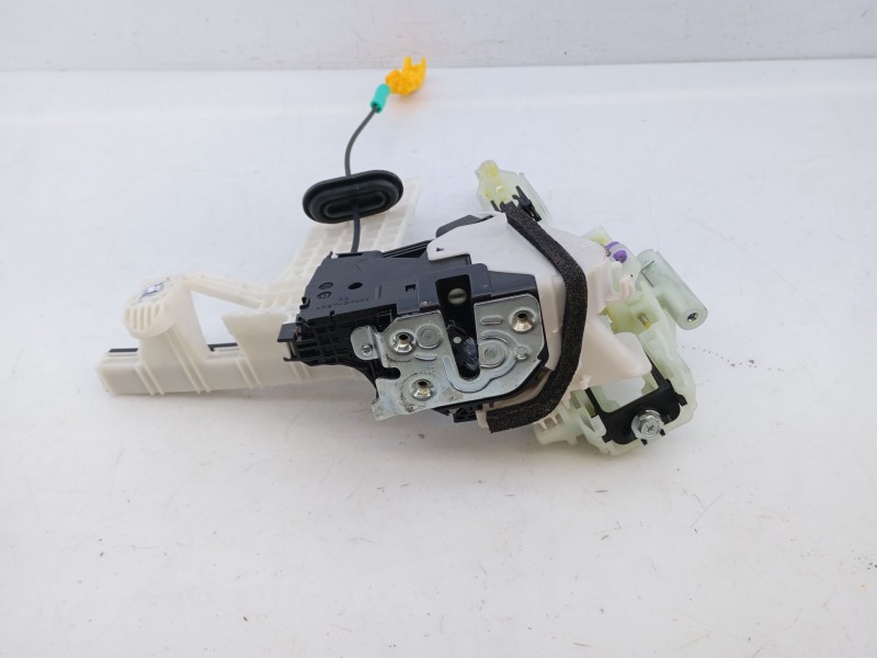 Recambio de cerradura puerta delantera derecha para hyundai kona 2 1.0 tgdi referencia OEM IAM   