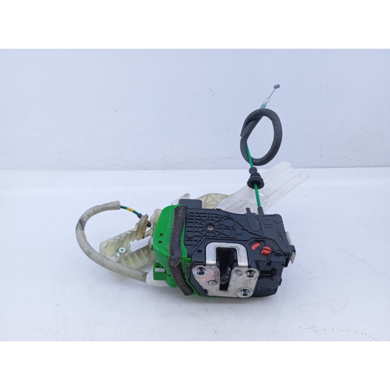Recambio de cerradura puerta trasera izquierda para hyundai i40 comfort referencia OEM IAM   