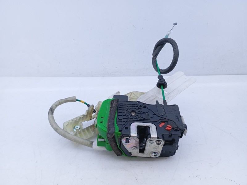 Recambio de cerradura puerta trasera izquierda para hyundai i40 comfort referencia OEM IAM   