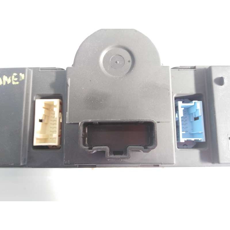 Recambio de mando climatizador para renault megane ii berlina 3p referencia OEM IAM 8200413906  E2-A1-28-5