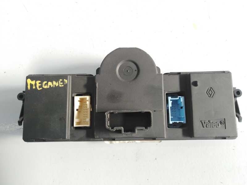 Recambio de mando climatizador para renault megane ii berlina 3p referencia OEM IAM 8200413906  E2-A1-28-5