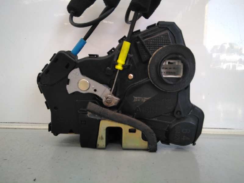 Recambio de cerradura puerta delantera derecha para toyota land cruiser (j15) referencia OEM IAM 64504220  E2-B4-30-2