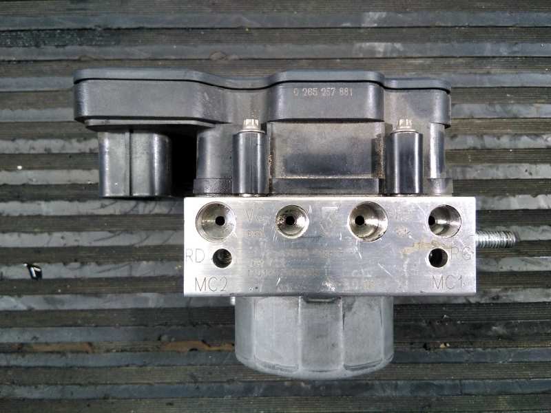 Recambio de abs para renault clio iv limited referencia OEM IAM 476600188R 17013116235 P3-A8-24-2