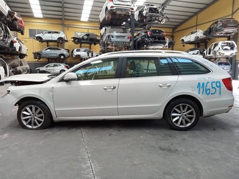 skoda superb combi (3t5) del año 2013
