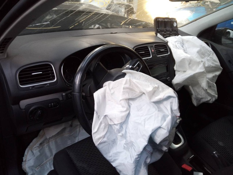 volkswagen golf vi (5k1) del año 2010