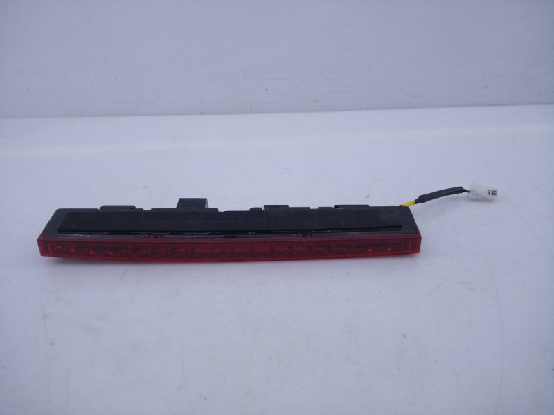 Recambio de luz central de freno para hyundai i30 fastback tecno referencia OEM IAM 92700G4110  E2-B5-54-1