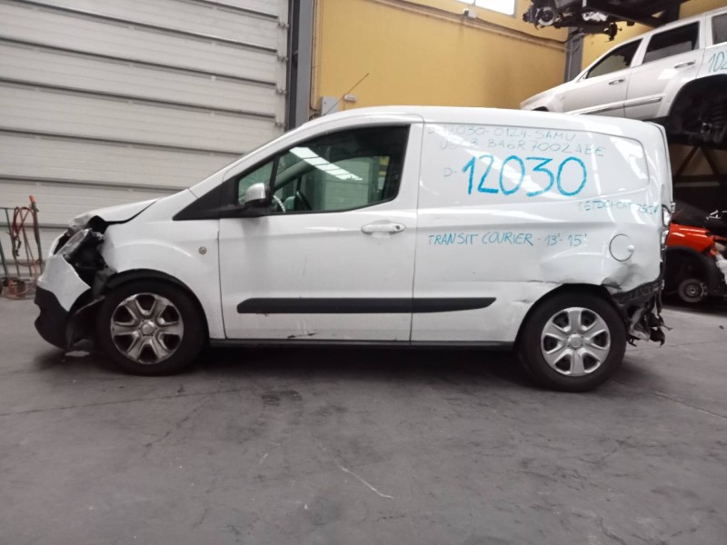 ford transit courier del año 2014