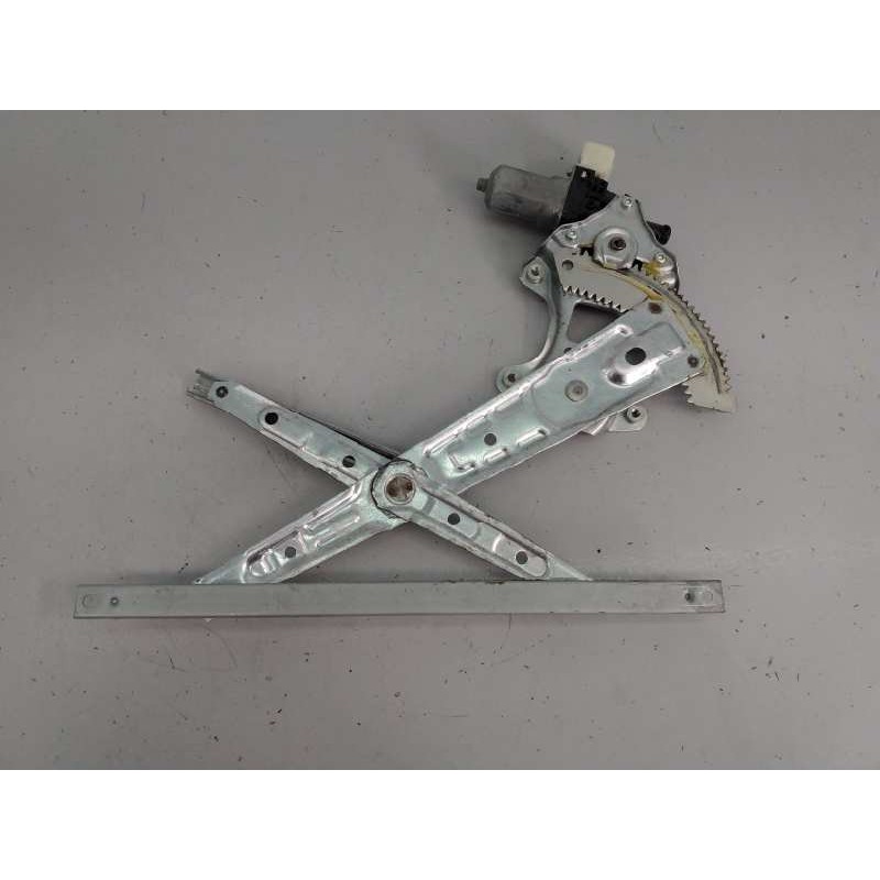 Recambio de elevalunas trasero derecho para nissan x-trail (t32) tekna referencia OEM IAM 827301BA0A 2621004650 E2-A4-53-2