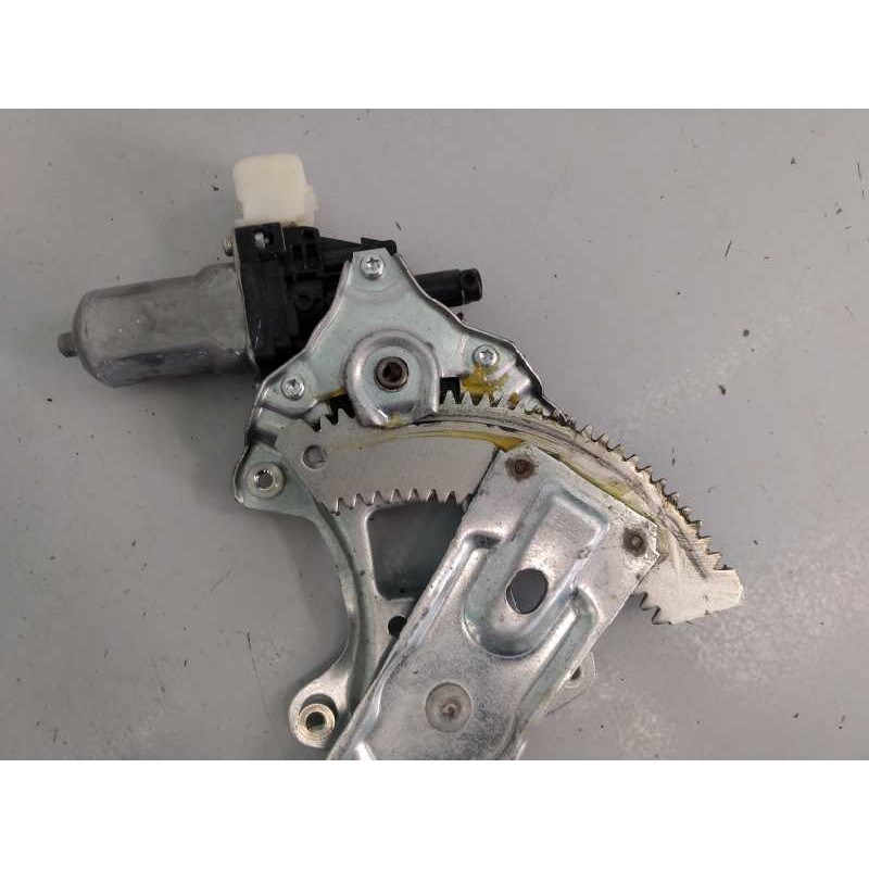 Recambio de elevalunas trasero derecho para nissan x-trail (t32) tekna referencia OEM IAM 827301BA0A 2621004650 E2-A4-53-2
