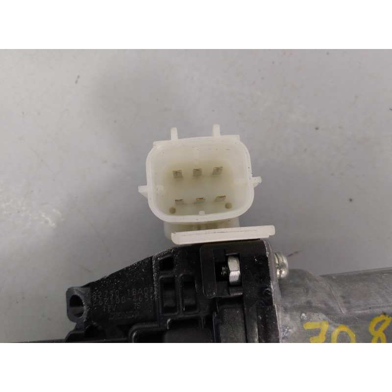 Recambio de elevalunas trasero derecho para nissan x-trail (t32) tekna referencia OEM IAM 827301BA0A 2621004650 E2-A4-53-2