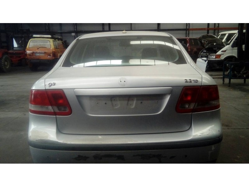 saab 9-3 berlina del año 2004