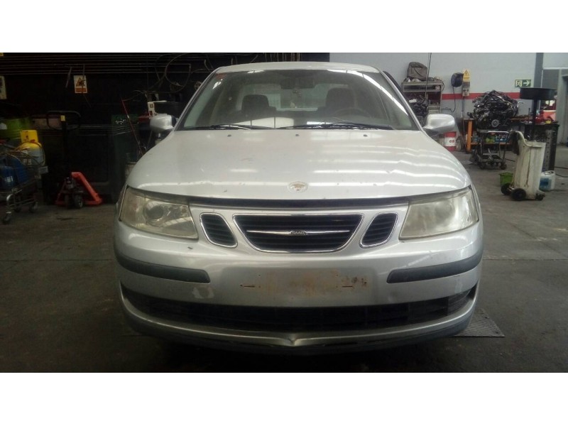 saab 9-3 berlina del año 2004