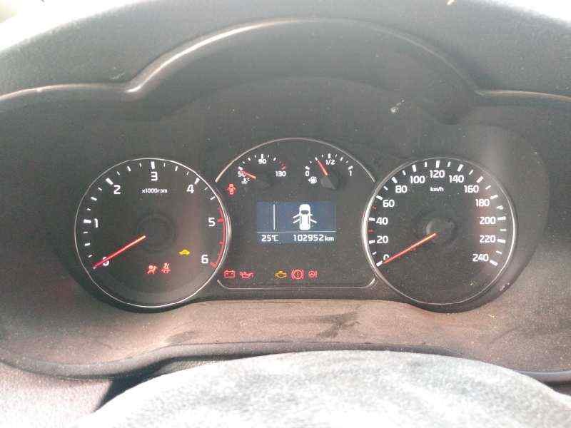 kia carens ( ) del año 2015