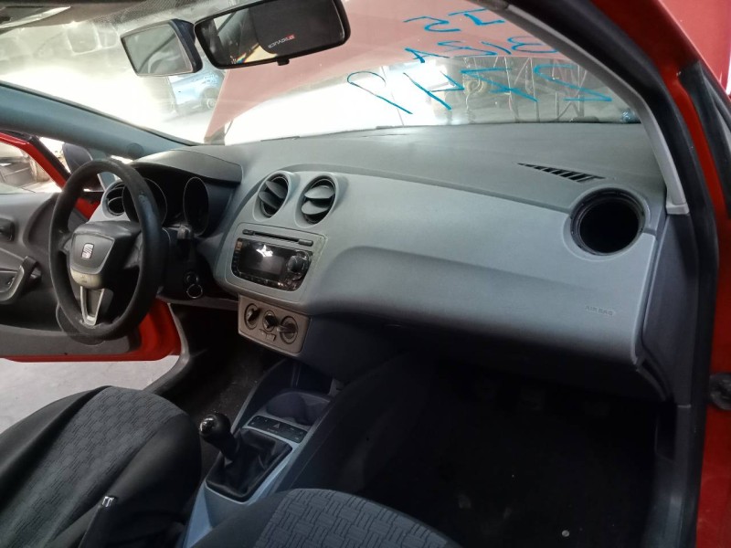 seat ibiza (6j5) del año 2010