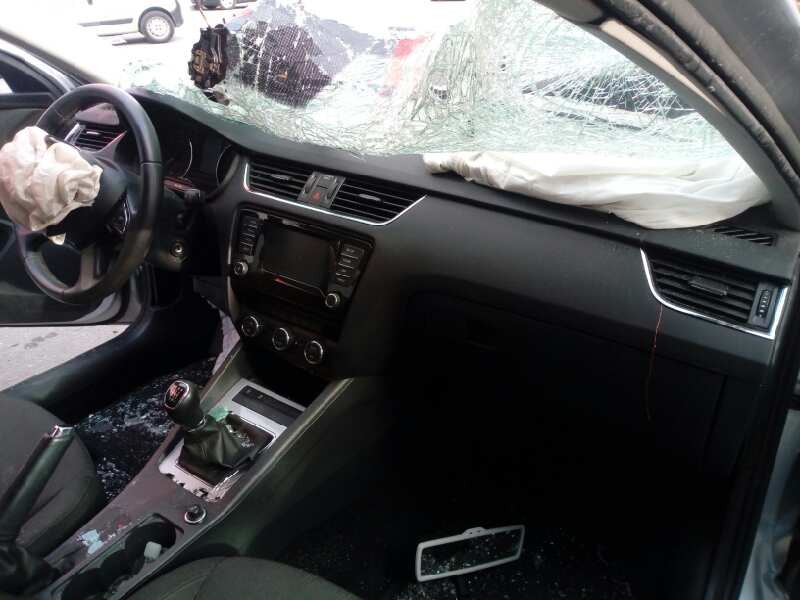 skoda octavia lim. (5e3) del año 2015