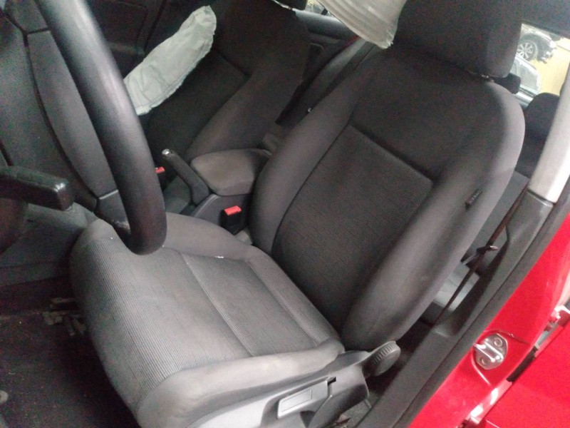 volkswagen golf v berlina (1k1) del año 2006