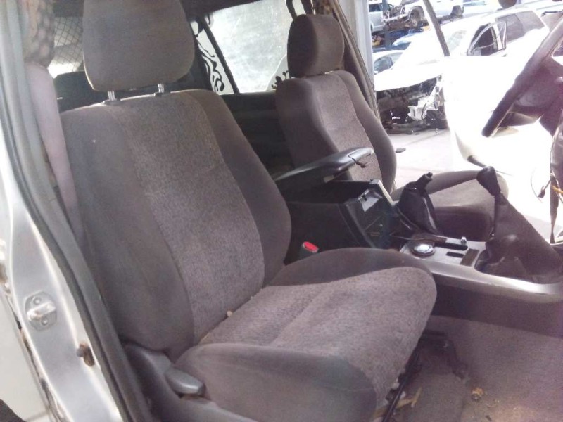 toyota land cruiser (j12) del año 2004