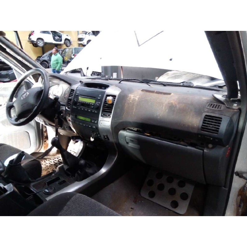 toyota land cruiser (j12) del año 2004