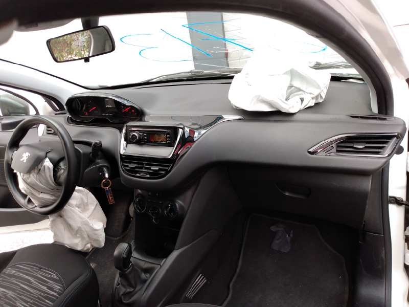 peugeot 208 del año 2012