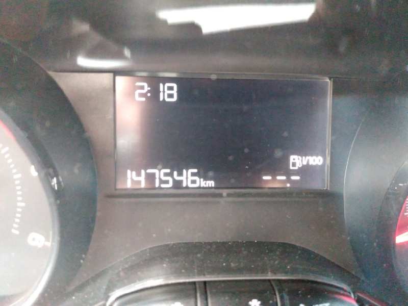 peugeot 208 del año 2012