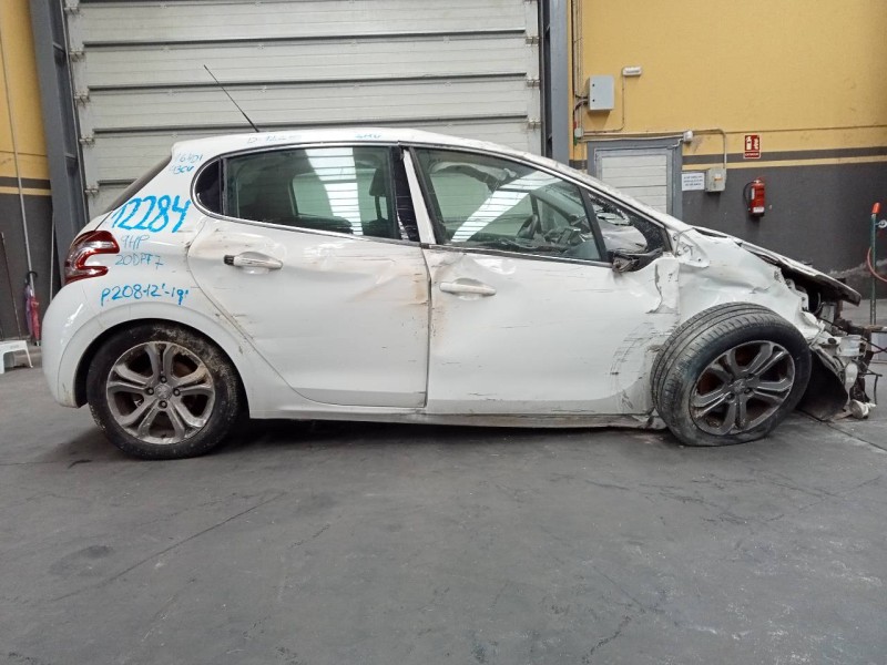 peugeot 208 del año 2014
