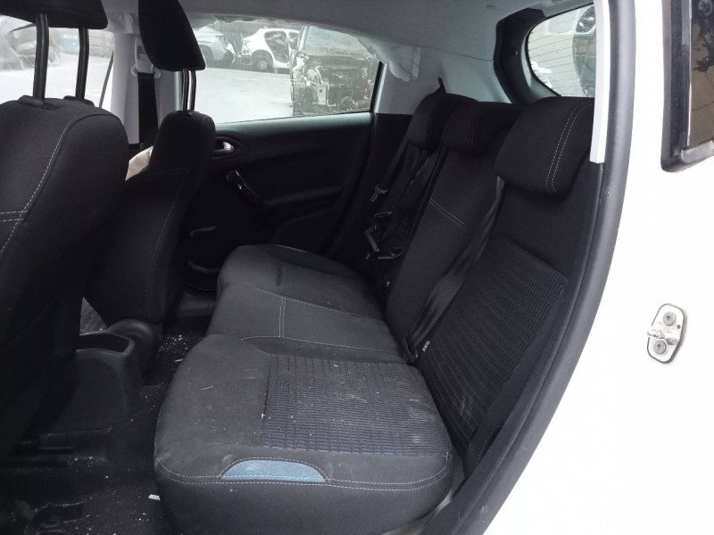 peugeot 208 del año 2014