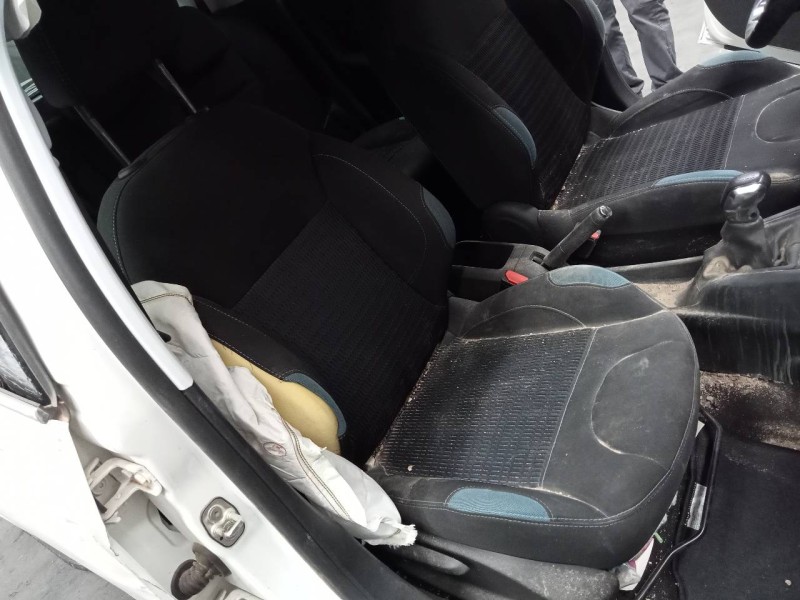 peugeot 208 del año 2014