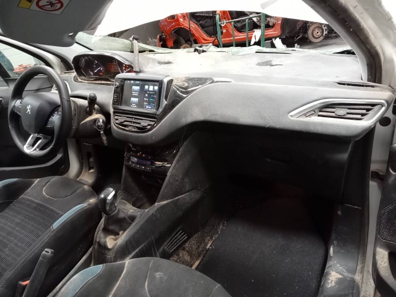 peugeot 208 del año 2014