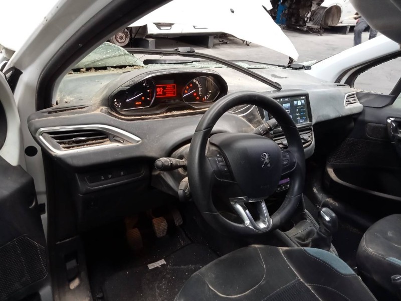 peugeot 208 del año 2014