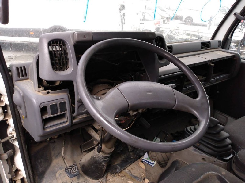 nissan cabstar del año 2003