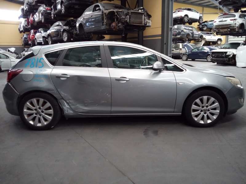 opel astra j lim. del año 2010