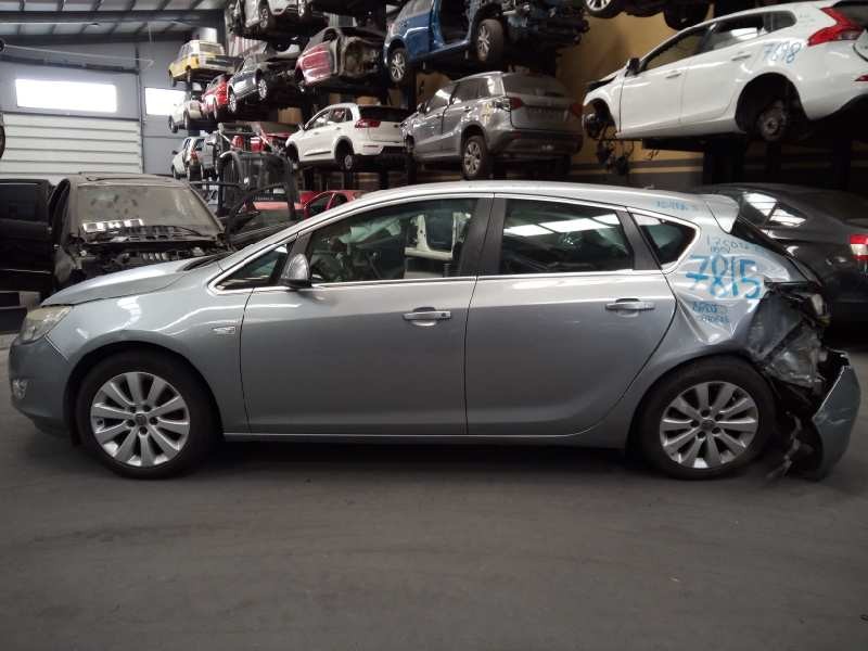 opel astra j lim. del año 2010