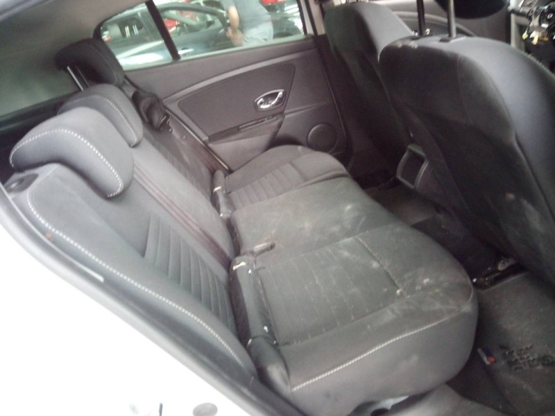 renault megane iii berlina 5 p del año 2014