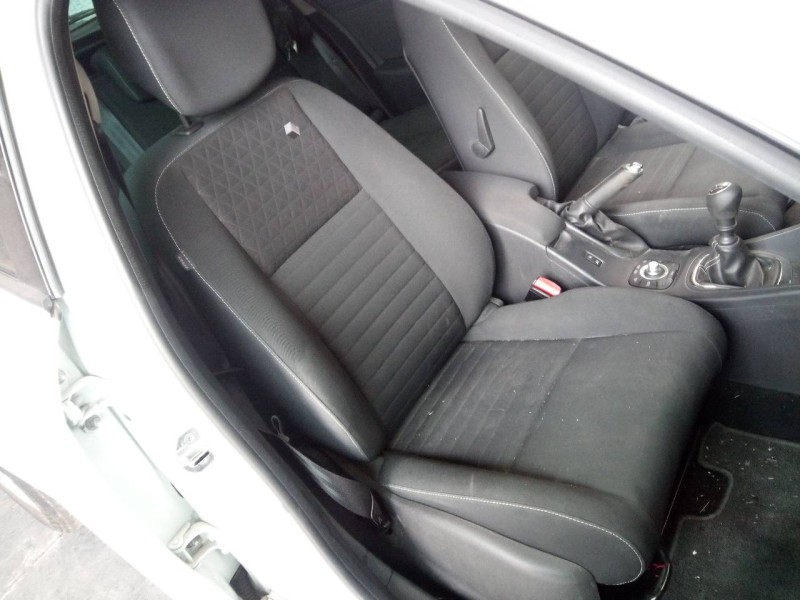 renault megane iii berlina 5 p del año 2014