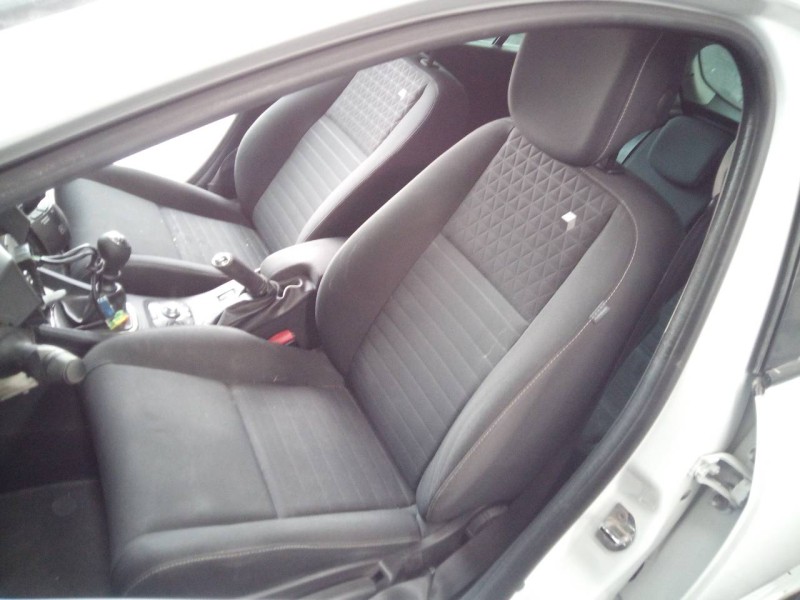 renault megane iii berlina 5 p del año 2014