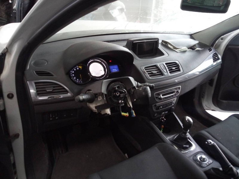 renault megane iii berlina 5 p del año 2014