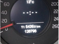 volvo v40 del año 2016 2