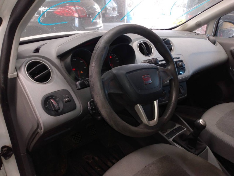 seat ibiza (6j5) del año 2010