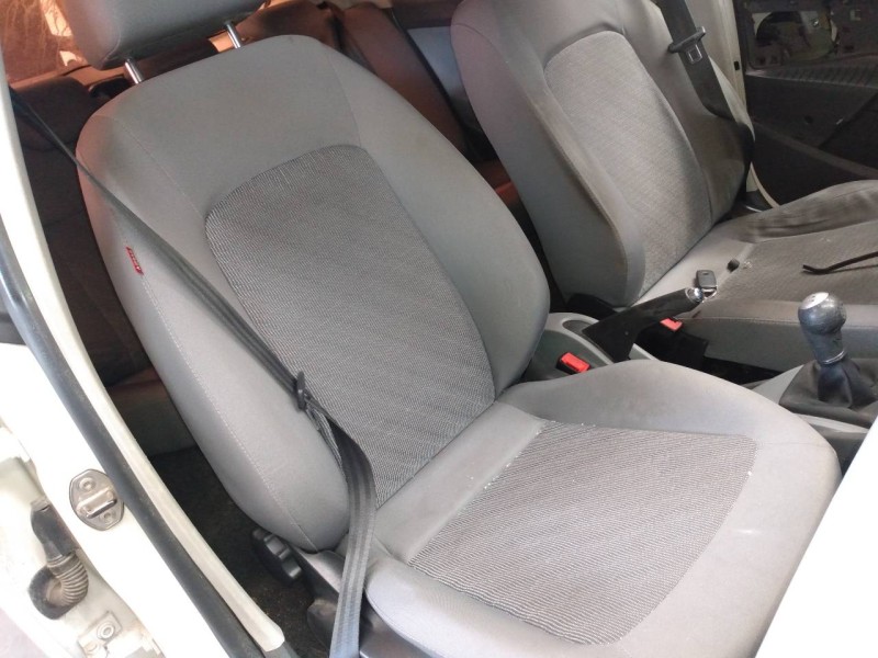 seat ibiza (6j5) del año 2010