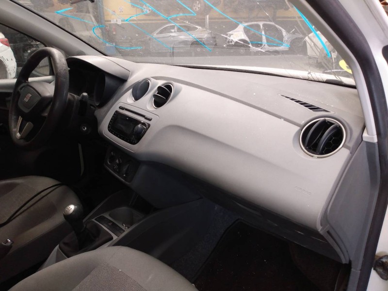 seat ibiza (6j5) del año 2010