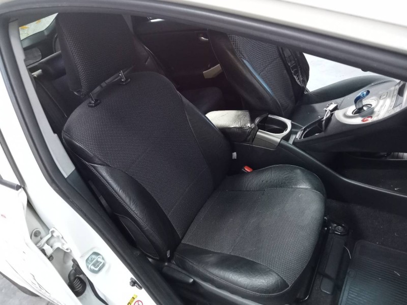 toyota prius (nhw30) del año 2014