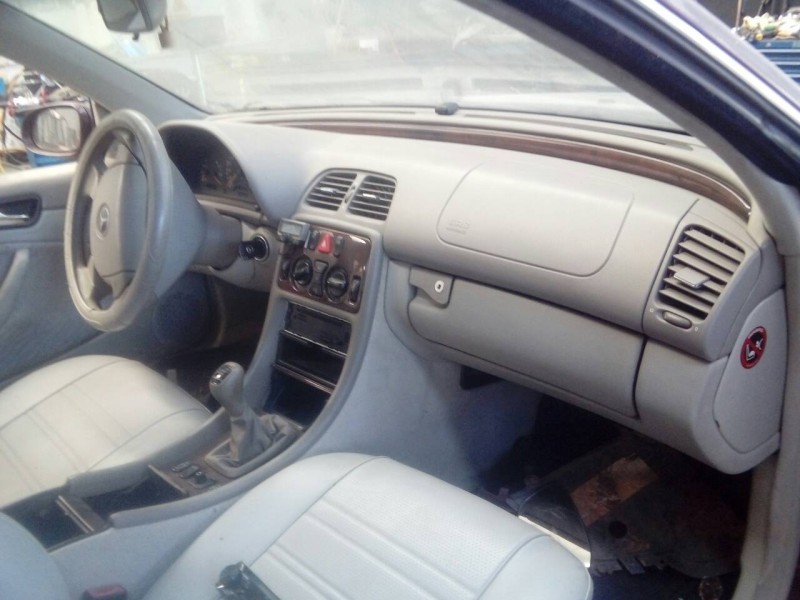 mercedes-benz clase clk (w208) coupe del año 1997