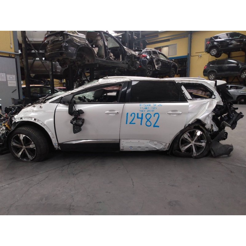 peugeot 5008 del año 2023