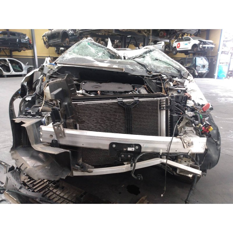 peugeot 5008 del año 2023