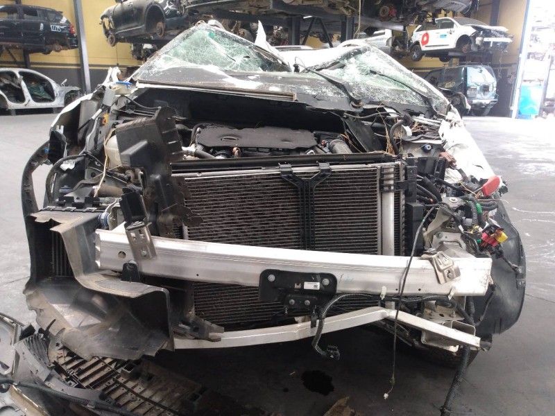 peugeot 5008 del año 2023