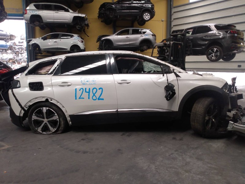 peugeot 5008 del año 2023