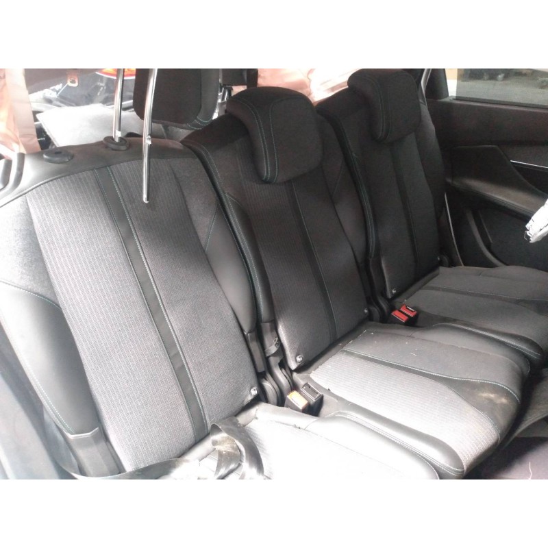 peugeot 5008 del año 2023