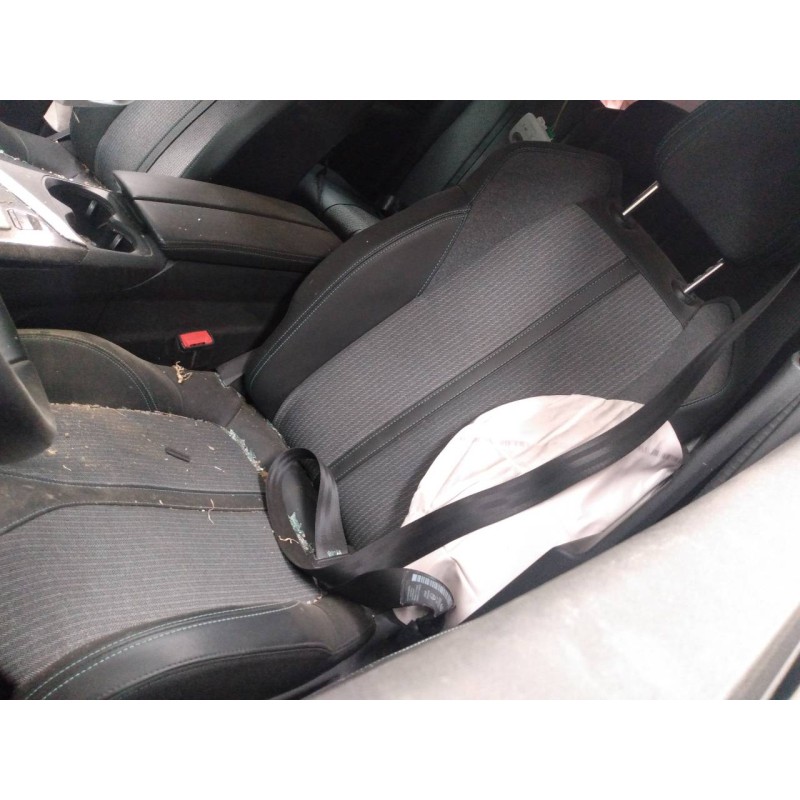 peugeot 5008 del año 2023