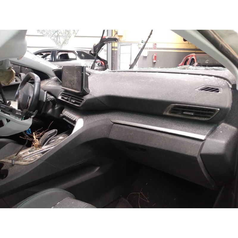 peugeot 5008 del año 2023